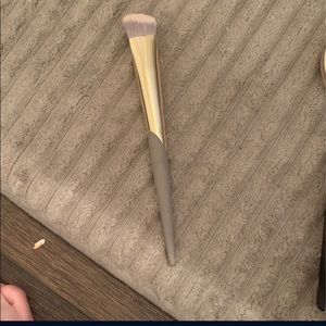 Concealer brush